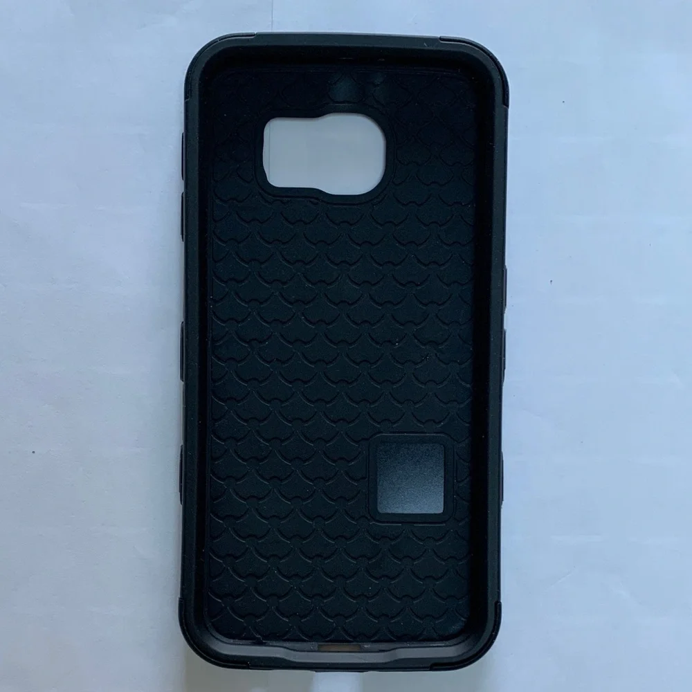 MYBAT Samsung Galaxy S6 Black Protective Phone Case. Used in Great Condition.
